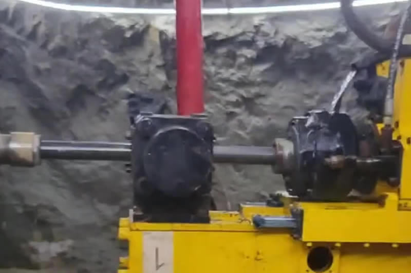 安標(biāo)標(biāo)準(zhǔn)ZDY-350鉆機(jī)井下施工