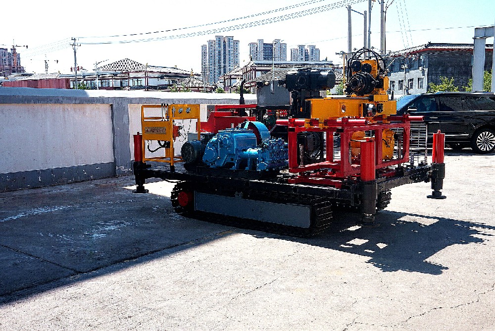 ZDY1000L型自行履帶鉆機(jī)
